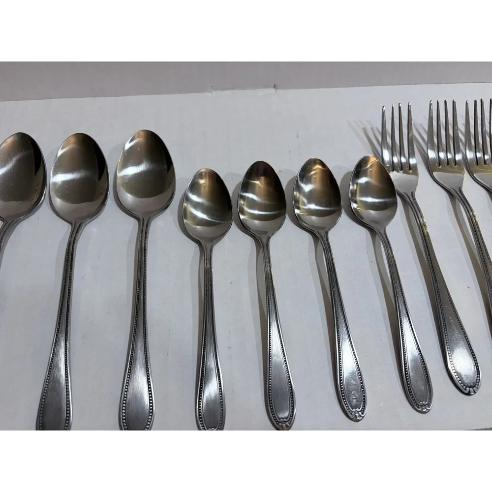Vintage Rogers 20-Piece Stainless Steel Flatware Set Satin Silver Service for 4